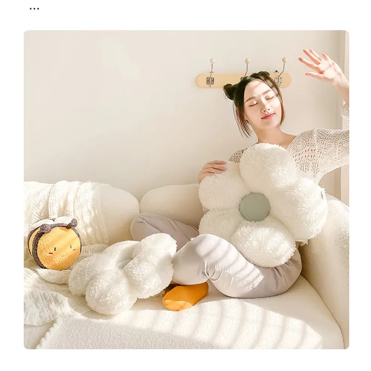 Kawaii Daisy Bee Plush Toy